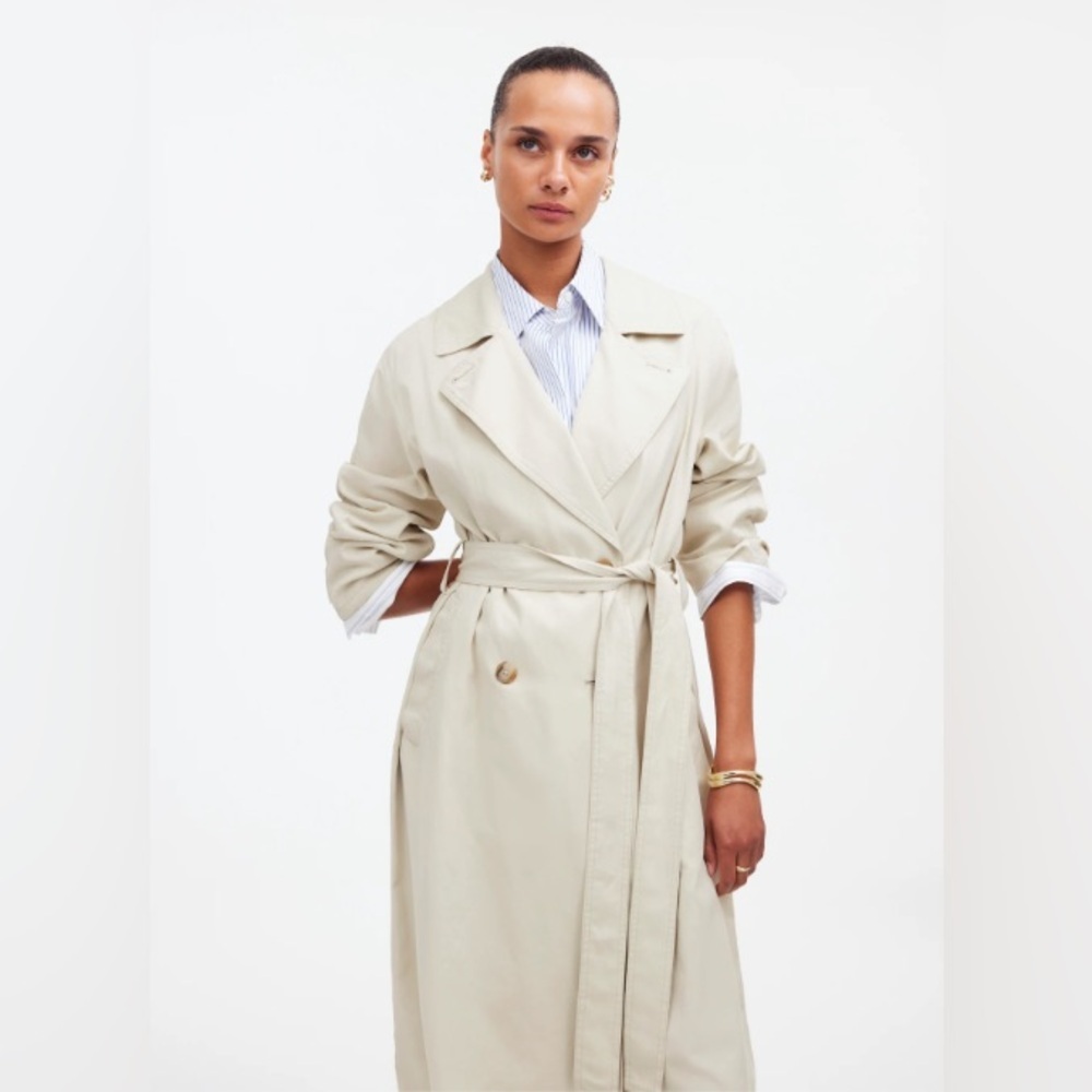 Madewell Belted Trench Coat in Drapey Twill - Picture 2 of 13